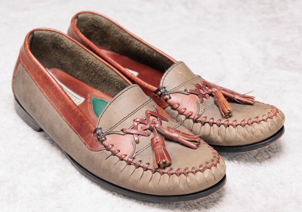 Johnston & Murphy Vintage Brown Leather Two Tone Tassel Loafers Womens Size 9.5